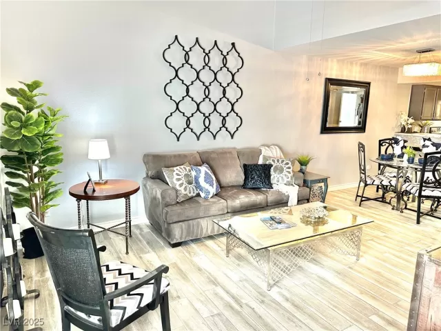 MLS: 2677713 Condo For Sale