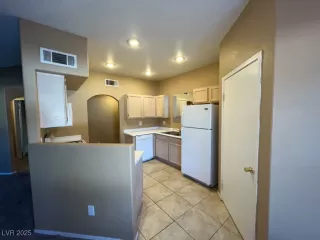 Photo #3: 2677756 Listing 