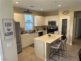 Photo #4: 2677757 Listing 