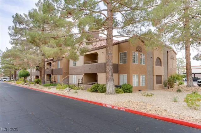 MLS: 2677763 Condo For Sale