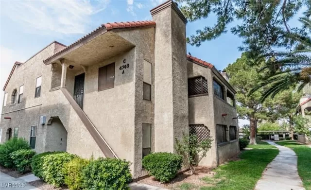 MLS: 2677776 Condo For Sale