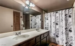 Photo #5: 2677776 Listing