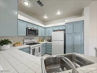 Photo #4: 2677779 Listing 