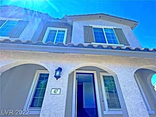 MLS: 2677787 Condo For Sale