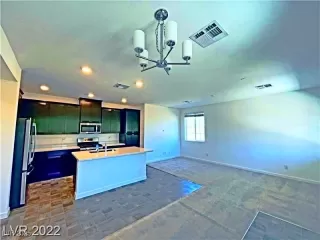 Photo #3: 2677787 Listing