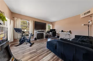 Photo #2: 2677827 Listing