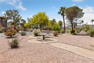 Photo #5: 2677827 Listing