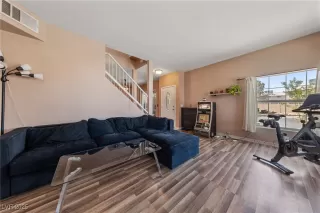 Photo #6: 2677827 Listing