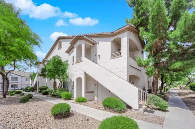 MLS: 2677838 Condo For Sale