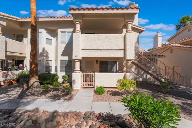 MLS: 2677850 Condo For Sale