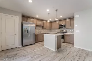 Photo #5: 2677853 Listing 