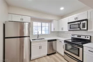 Photo #1: 2677860 Listing 