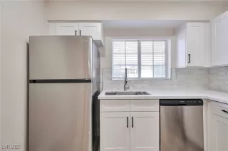 Photo #5: 2677860 Listing 