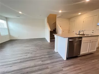 Photo #2: 2677886 Listing 