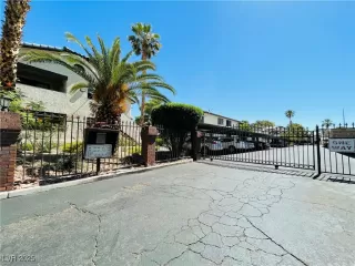 Photo #2: 2677972 Listing 