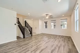 Photo #3: 2677981 Listing