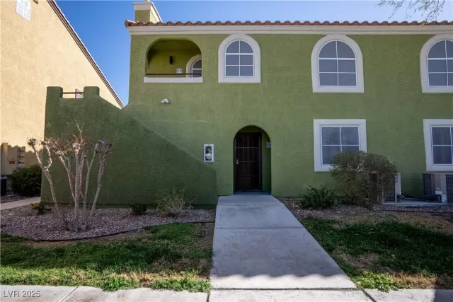 MLS: 2678015 Condo For Sale