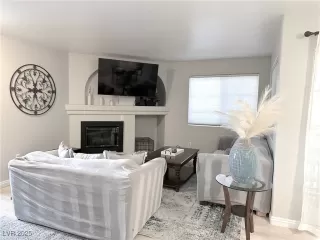 Photo #4: 2678015 Listing