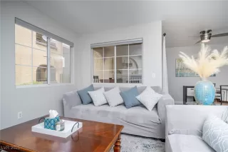 Photo #6: 2678015 Listing