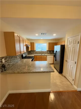 Photo #2: 2678038 Listing 