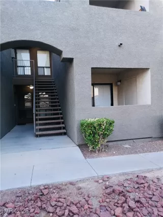 Photo #1: 2678080 Listing 