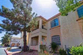 Photo #1: 2678083 Listing 