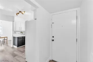 Photo #6: 2678085 Listing