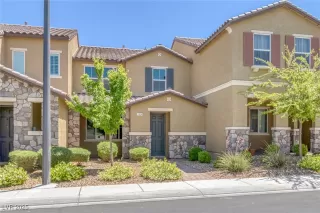 Photo #1: 2678088 Listing 