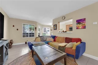 Photo #4: 2678093 Listing