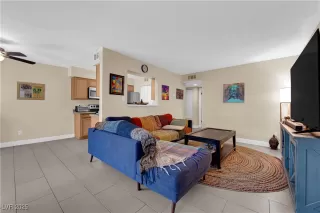 Photo #5: 2678093 Listing