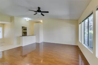 Photo #3: 2678104 Listing