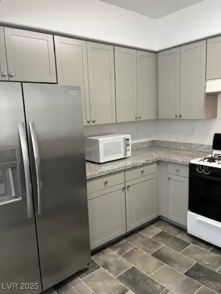 Photo #3: 2678129 Listing 