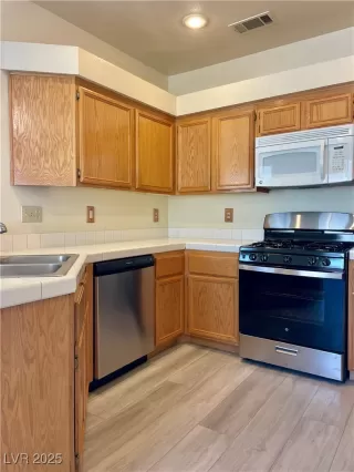 Photo #1: 2678143 Listing 