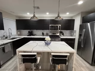 Photo #1: 2678169 Listing 