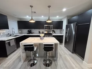 Photo #2: 2678169 Listing 