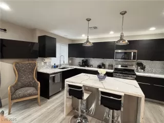 Photo #4: 2678169 Listing 