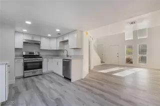 Photo #6: 2678190 Listing