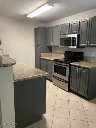 Photo #2: 2678198 Listing 