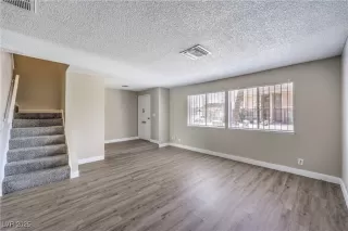 Photo #1: 2678233 Listing 