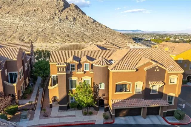 MLS: 2678237 Condo For Sale