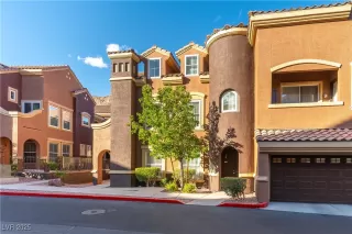 Photo #2: 2678237 Listing 