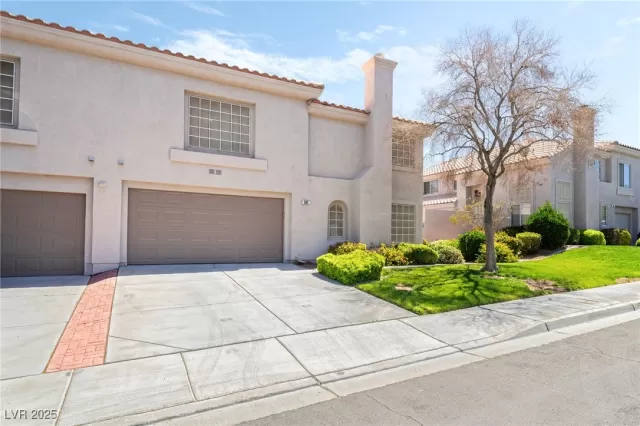 MLS: 2678284 Condo For Sale