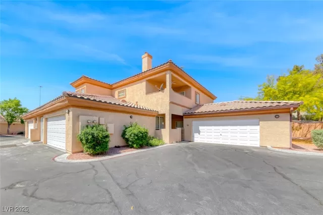 MLS: 2678290 Condo For Sale