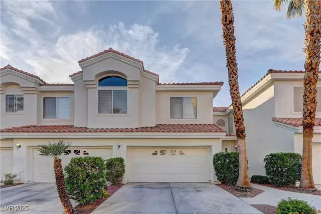 MLS: 2678301 Condo For Sale