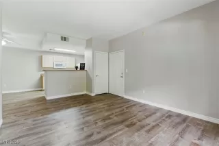 Photo #4: 2678355 Listing