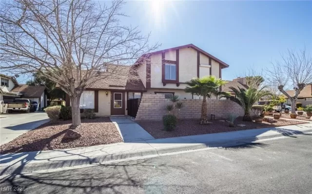 MLS: 2678362 Condo For Sale