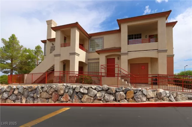 MLS: 2678434 Condo For Sale