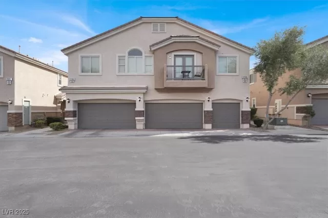 MLS: 2678519 Condo For Sale