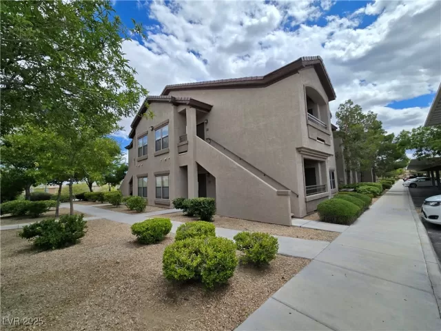 MLS: 2678557 Condo For Sale