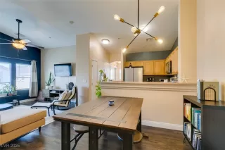 Photo #5: 2678559 Listing